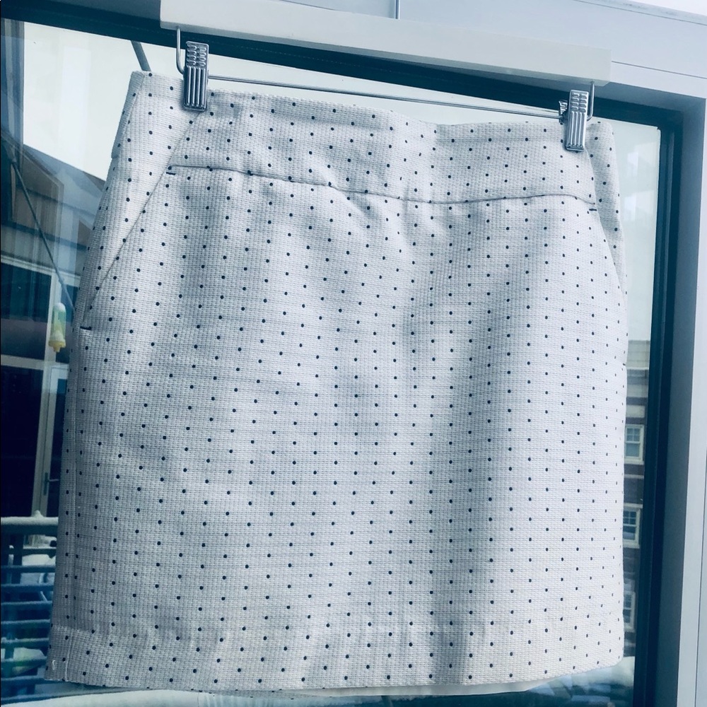 Ann Taylor small polka dot pencil skirt